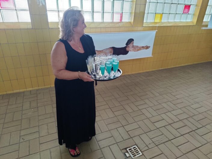 Susanne von Bülow - Sektempfang mit Badewasser